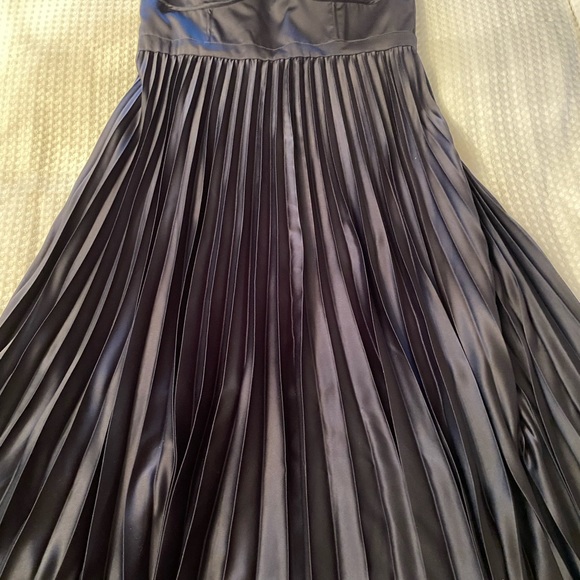 Elegant Navy Formal Dress - Picture 2 of 2